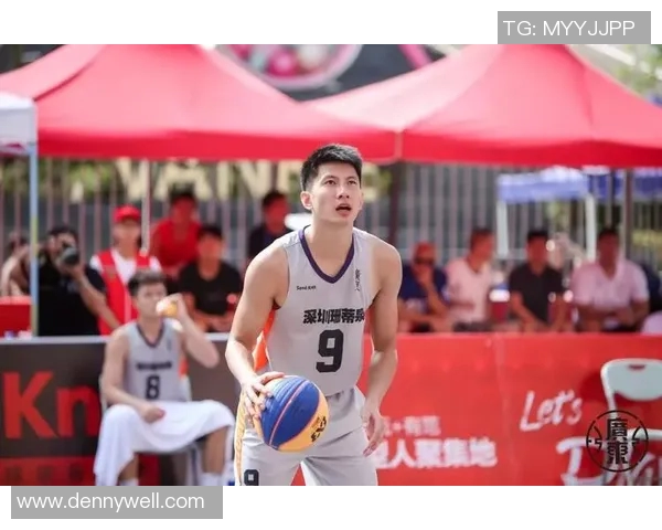 深圳篮球队以77分领跑精英赛积分榜展现强劲实力